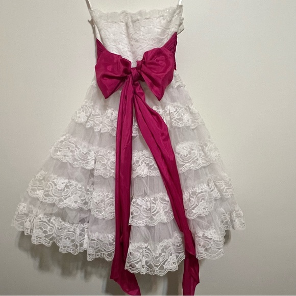 ❌❌SOLD❌❌Betsey Johnson Vintage Tea Party Dress, Size 2 Bridal, Shower, Wedding - Picture 8 of 13